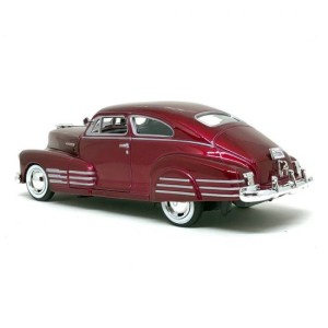 Miniatura Chevrolet Aerosedan Fleetline 1948 (Vermelho) 1:24 - Motormax