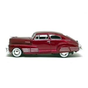 Miniatura Chevrolet Aerosedan Fleetline 1948 (Vermelho) 1:24 - Motormax