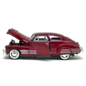 Miniatura Chevrolet Aerosedan Fleetline 1948 (Vermelho) 1:24 - Motormax