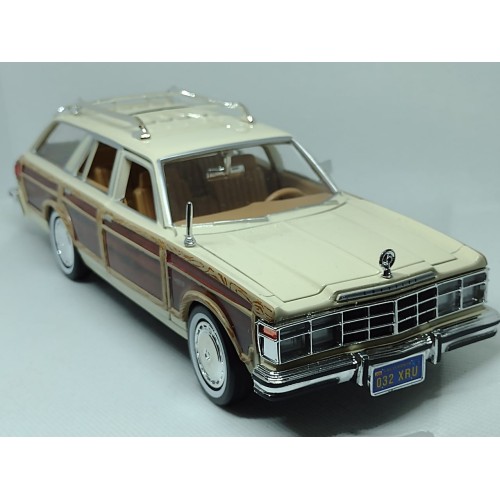 Miniatura Chrysler LeBaron Town & Country Wagon 1979 - 1:24 Motormax