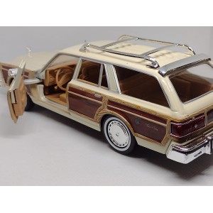 Miniatura Chrysler LeBaron Town & Country Wagon 1979 - 1:24 Motormax