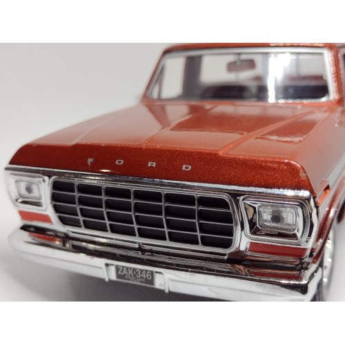 Miniatura Ford F-150  Custom 1979 Marrom 1:24 - Motormax