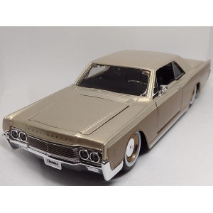 Miniatura Lincoln Continental 1966 1:26 - Maisto
