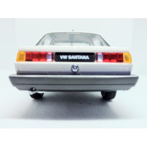 Miniatura Volkswagem Santana 1.8 - 1:24 - Welly