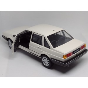 Miniatura Volkswagem Santana 1.8 - 1:24 - Welly