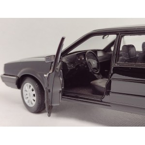 Miniatura Volkswagem Santana 1.8 - 1:24 - Welly