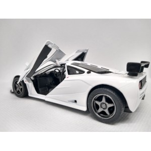 Miniatura McLaren F1 GTR 1995 (branca) - 1:34