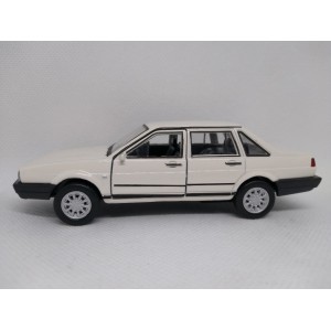 Miniatura  Volkswagen Santana 1.8 (branco) - 1:36 Welly