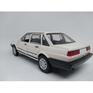 Miniatura  Volkswagen Santana 1.8 (branco) - 1:36 Welly