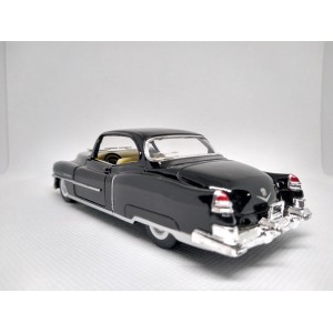 Miniatura Cadillac Series 62 1953 (preto) 1:43 Kinsmart 